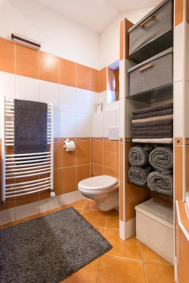 Apartment Neratovice ภายนอก รูปภาพ